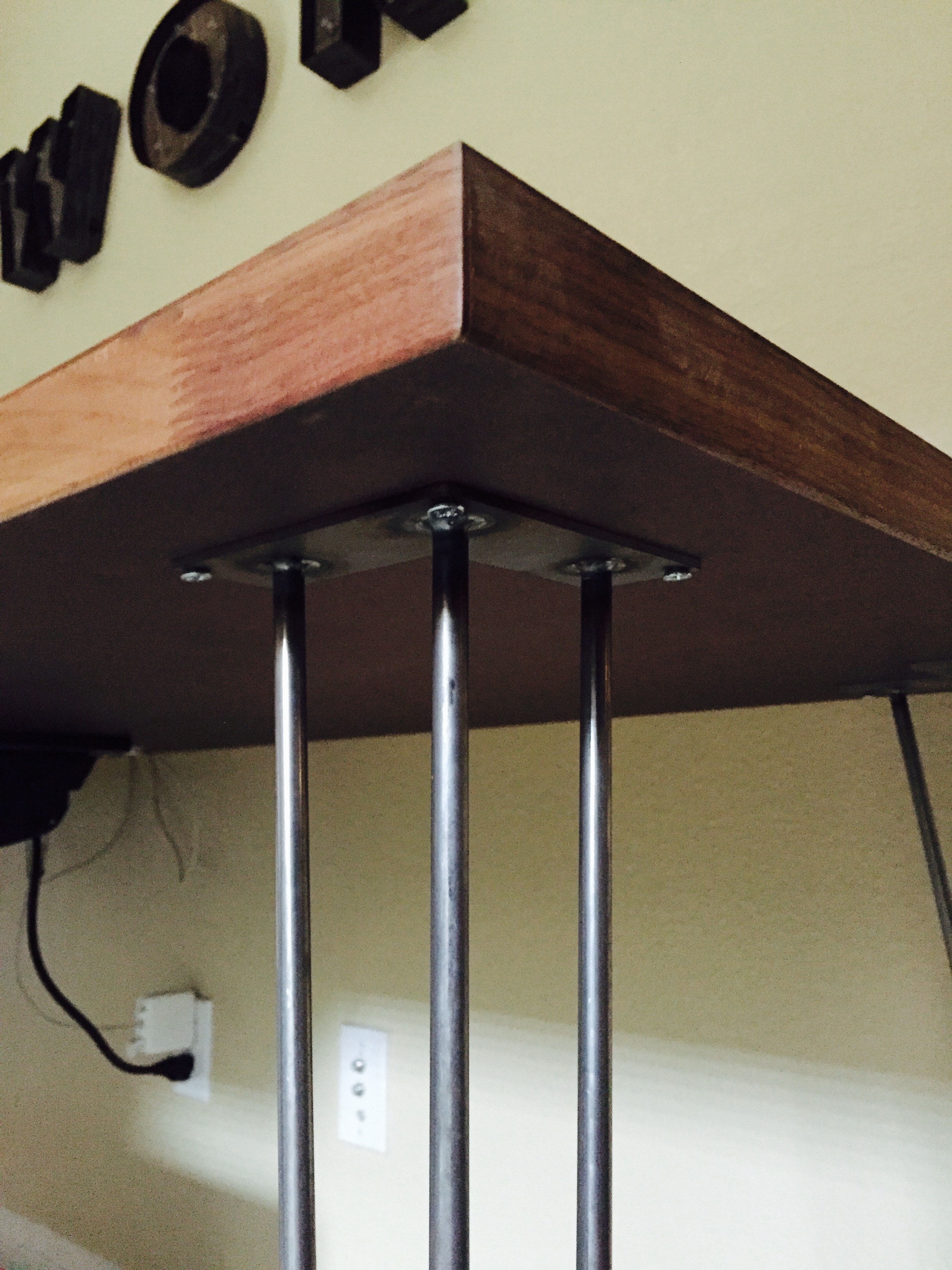 Attached hairpin leg to desk top
